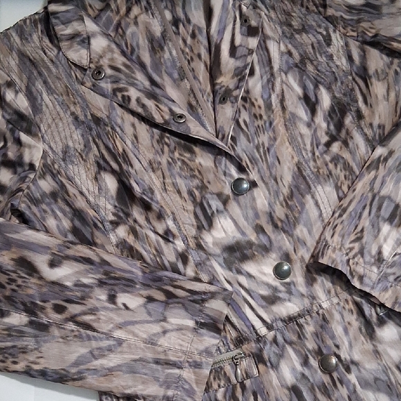 Chico's Abstract Pattern Lightweight Jacket - Picture 3 of 8